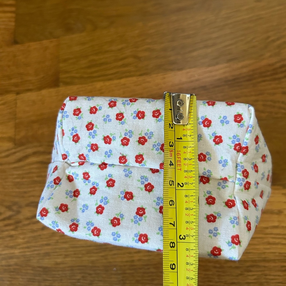Hand Crafted Red Floral Storage Pouch - Picture 5 of 6